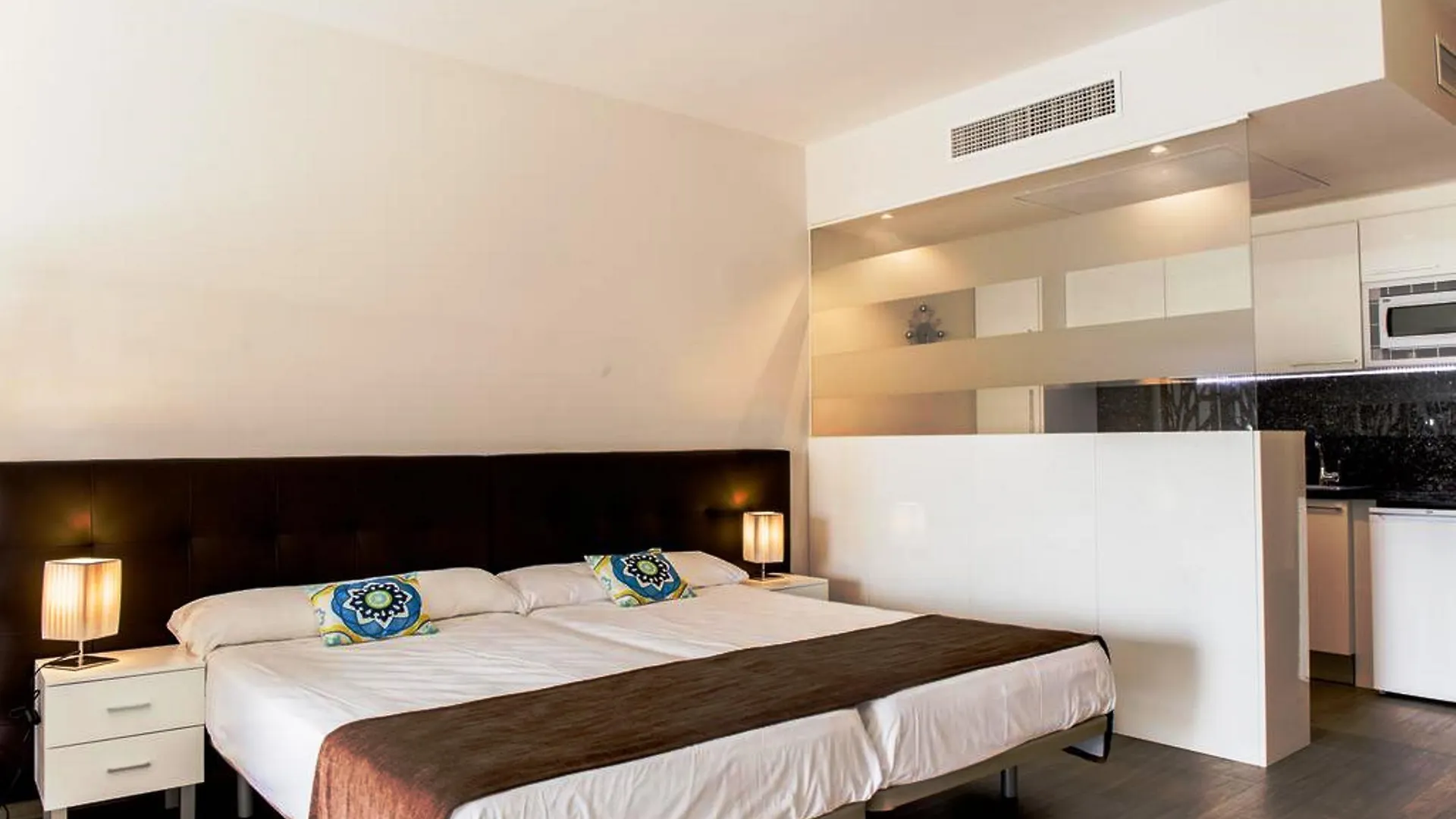 Apartment Dimona Suites Torremolinos Spain