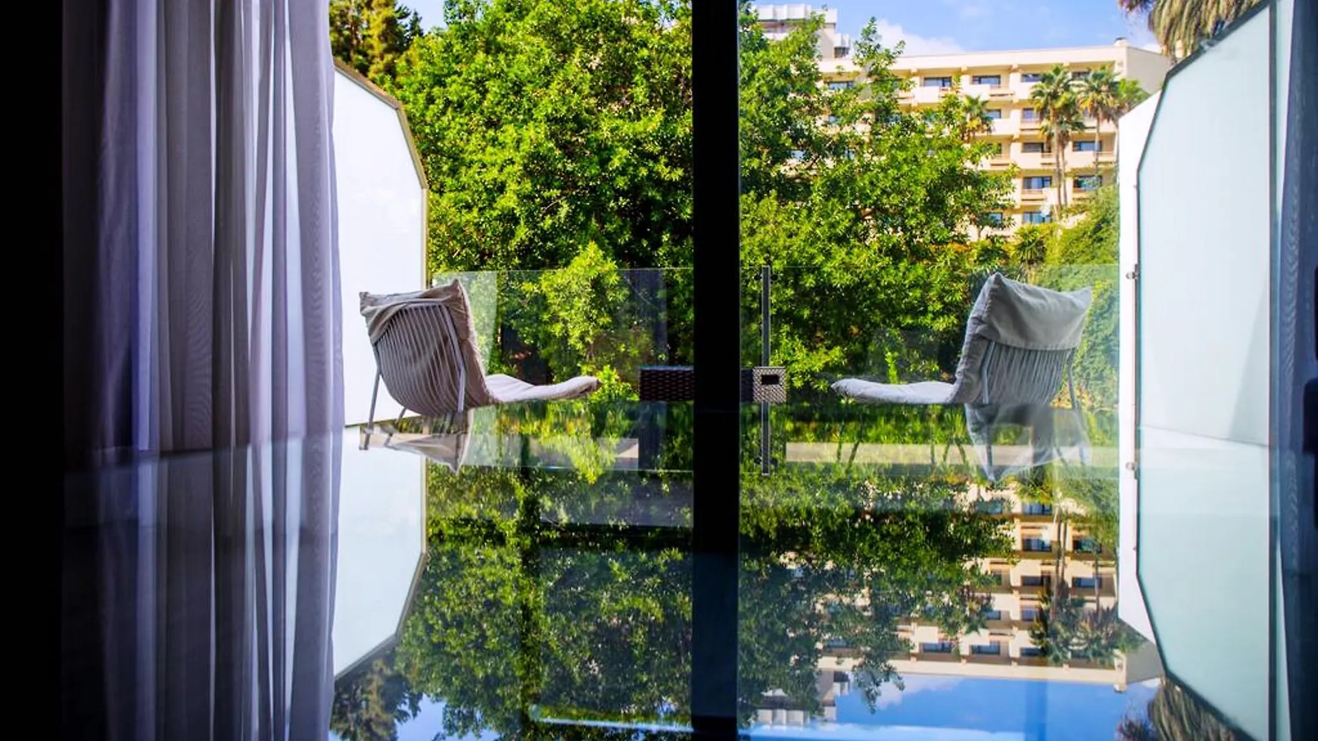 Dimona Suites Торремолинос Апартаменты