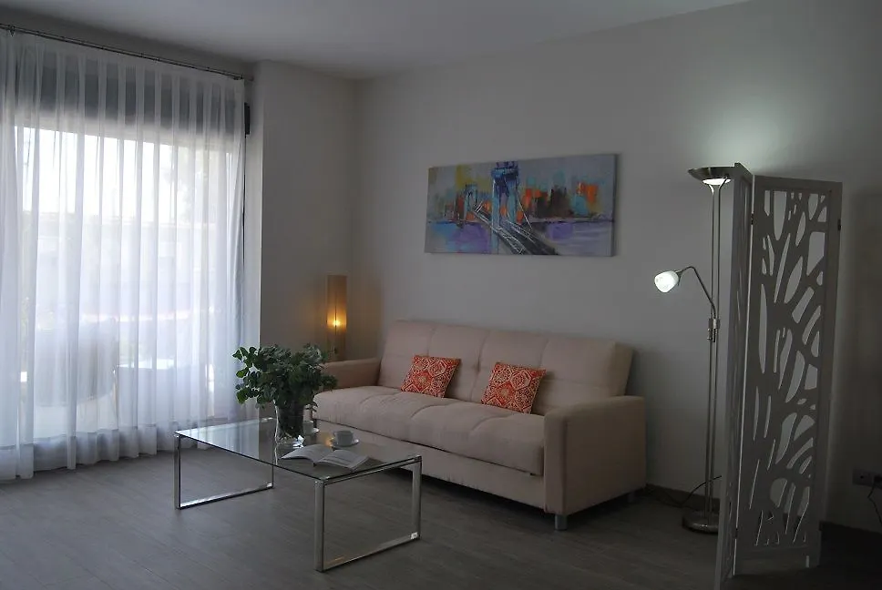 Dimona Suites Торремолинос 0*,